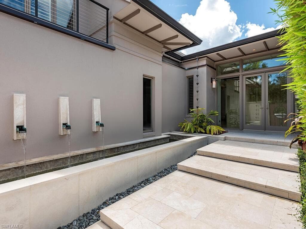 1460 Jewel Box Ave, Naples, FL 34102-4