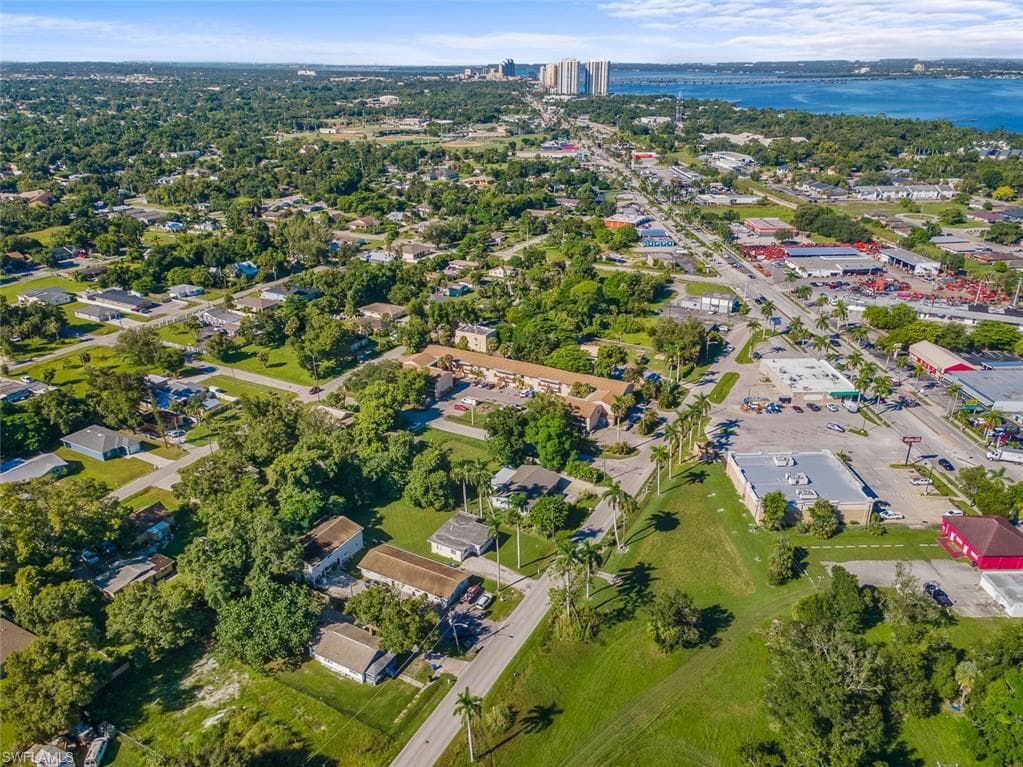 3916 Woodside Ave, Fort Myers, FL 33916-13