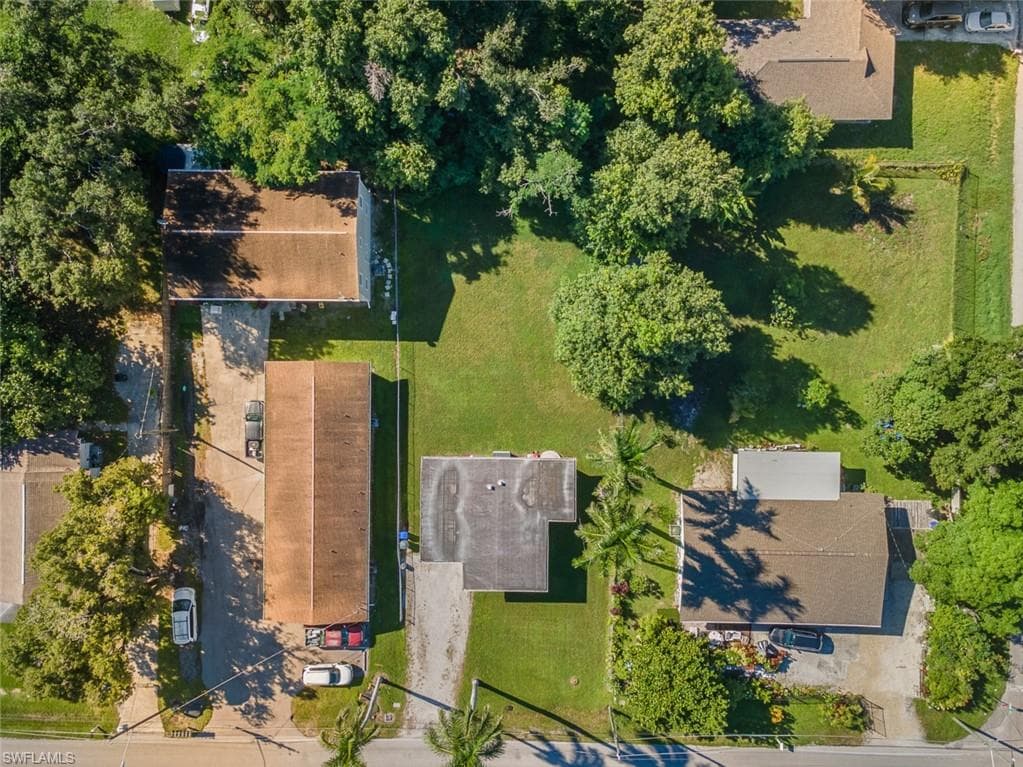 3916 Woodside Ave, Fort Myers, FL 33916-15