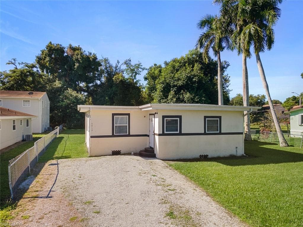 3916 Woodside Ave, Fort Myers, FL 33916-18