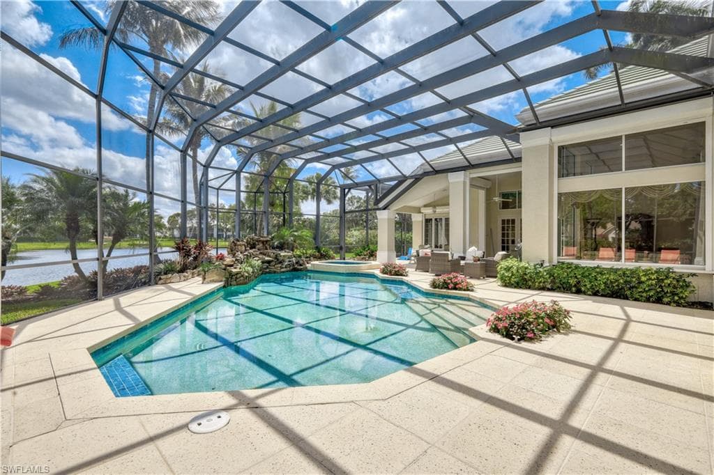695 Ardmore Ln, Naples, FL 34108-11