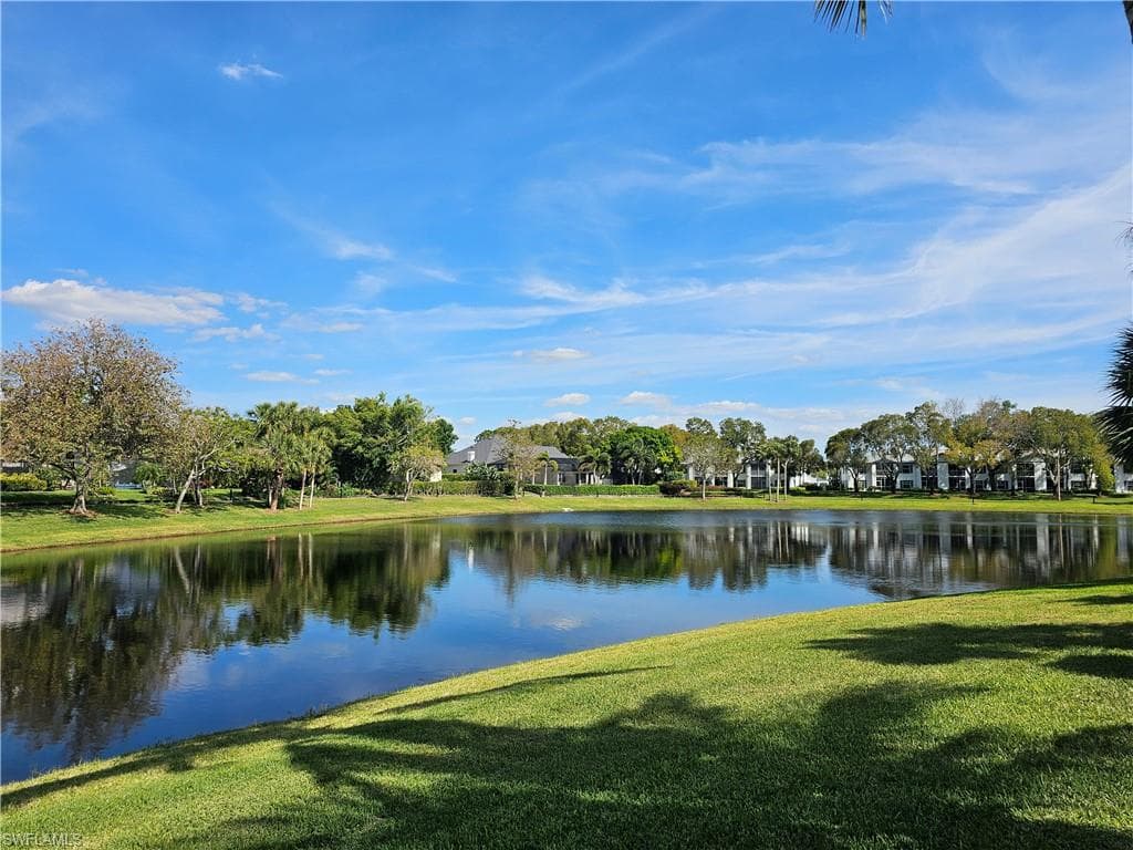 695 Ardmore Ln, Naples, FL 34108-13