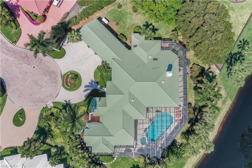 695 Ardmore Ln, Naples, FL 34108-17