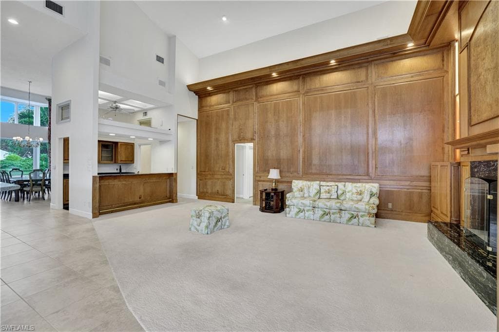 695 Ardmore Ln, Naples, FL 34108-23