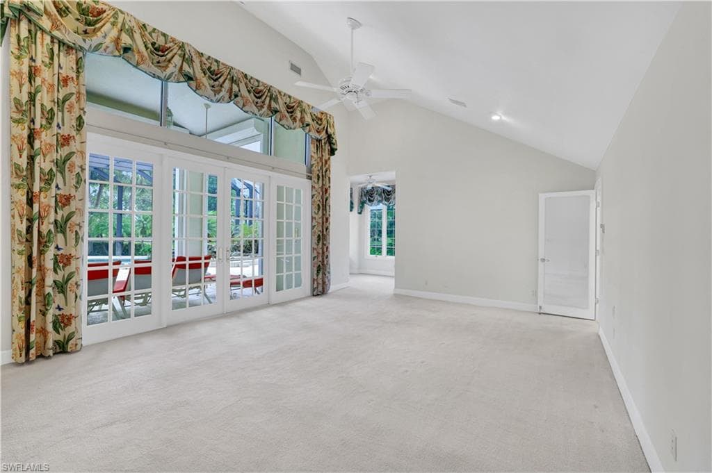 695 Ardmore Ln, Naples, FL 34108-36