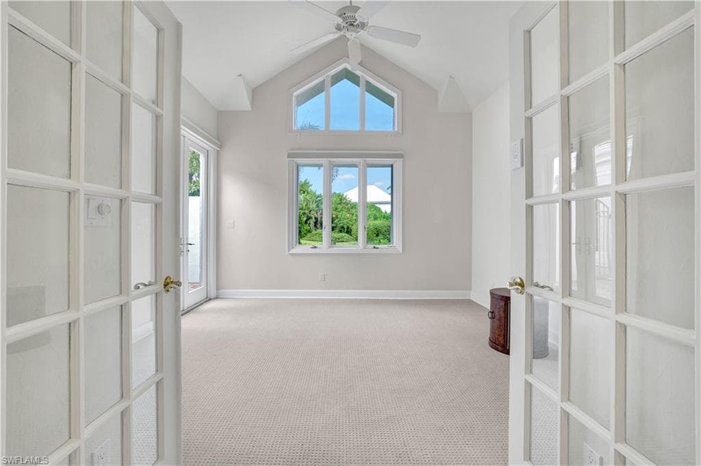 695 Ardmore Ln, Naples, FL 34108-40