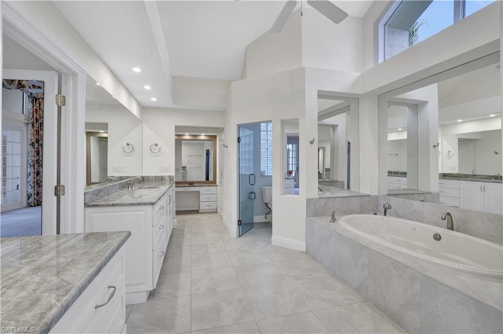 695 Ardmore Ln, Naples, FL 34108-43