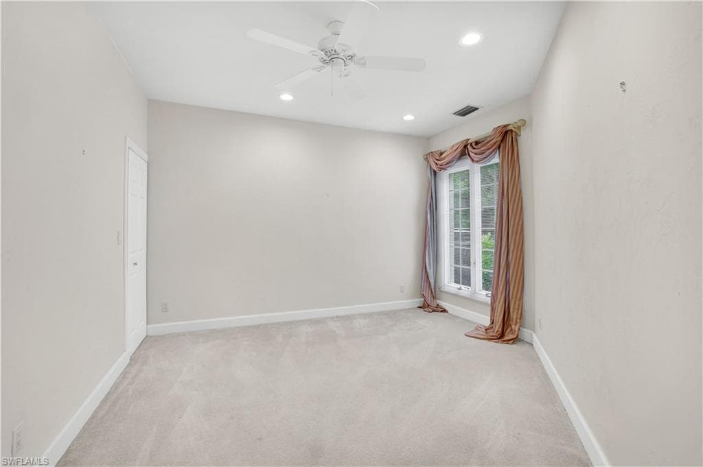 695 Ardmore Ln, Naples, FL 34108-48