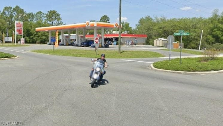 1511 Donner Dr, Citrus Springs, FL 34434-8