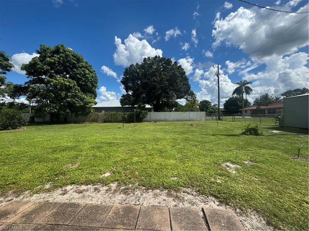 912 Okeechobee St, Immokalee, FL 34142-13