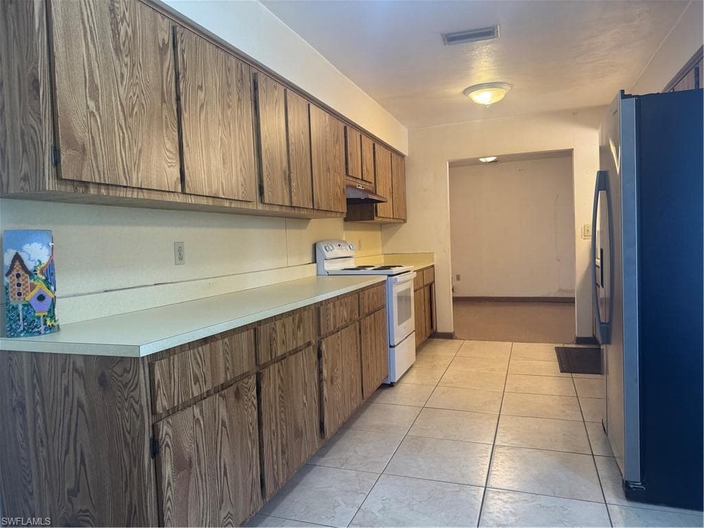 912 Okeechobee St, Immokalee, FL 34142-3