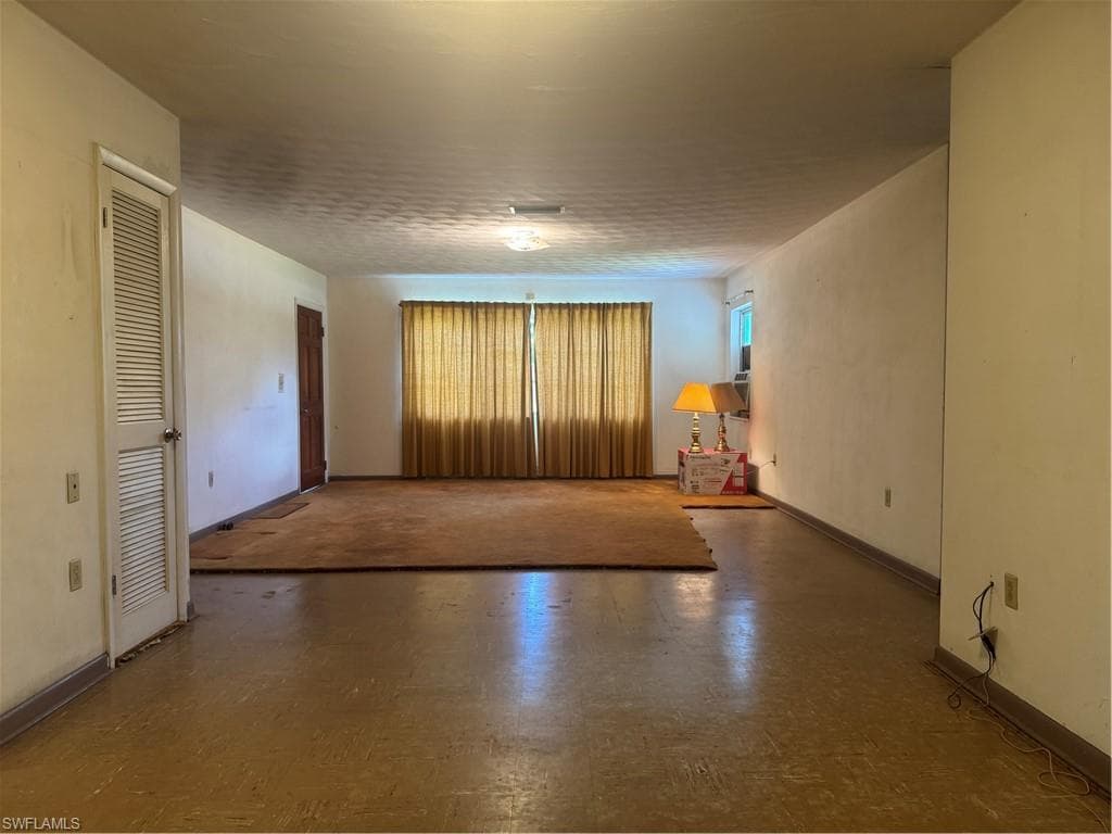 912 Okeechobee St, Immokalee, FL 34142-4