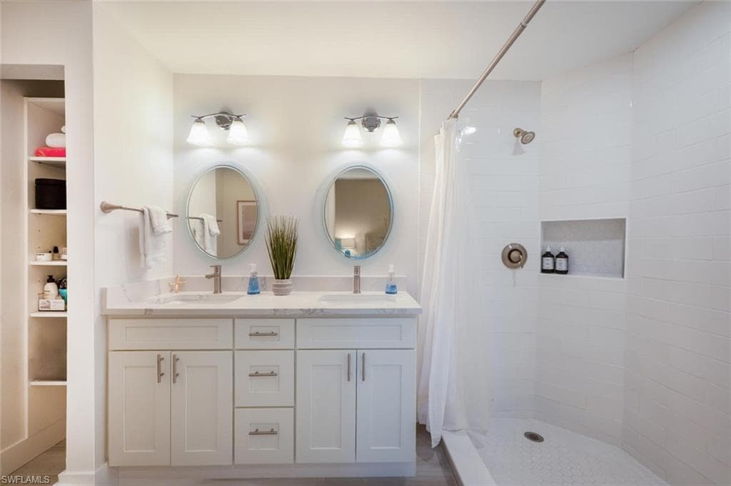 4251 Covey Cir 17c, Naples, FL 34109-17