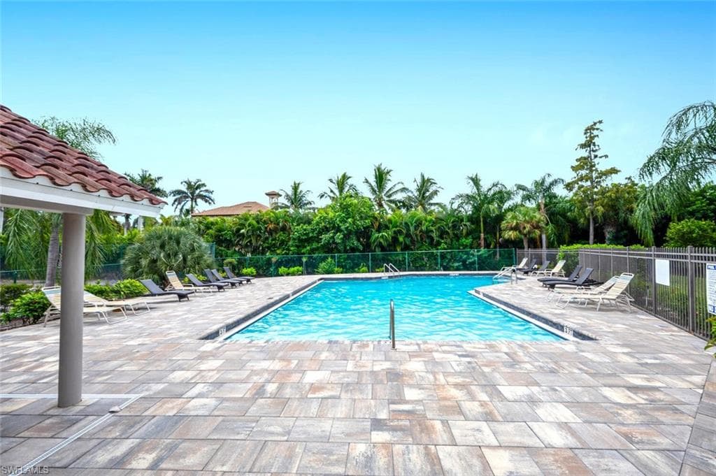 4251 Covey Cir 17c, Naples, FL 34109-25