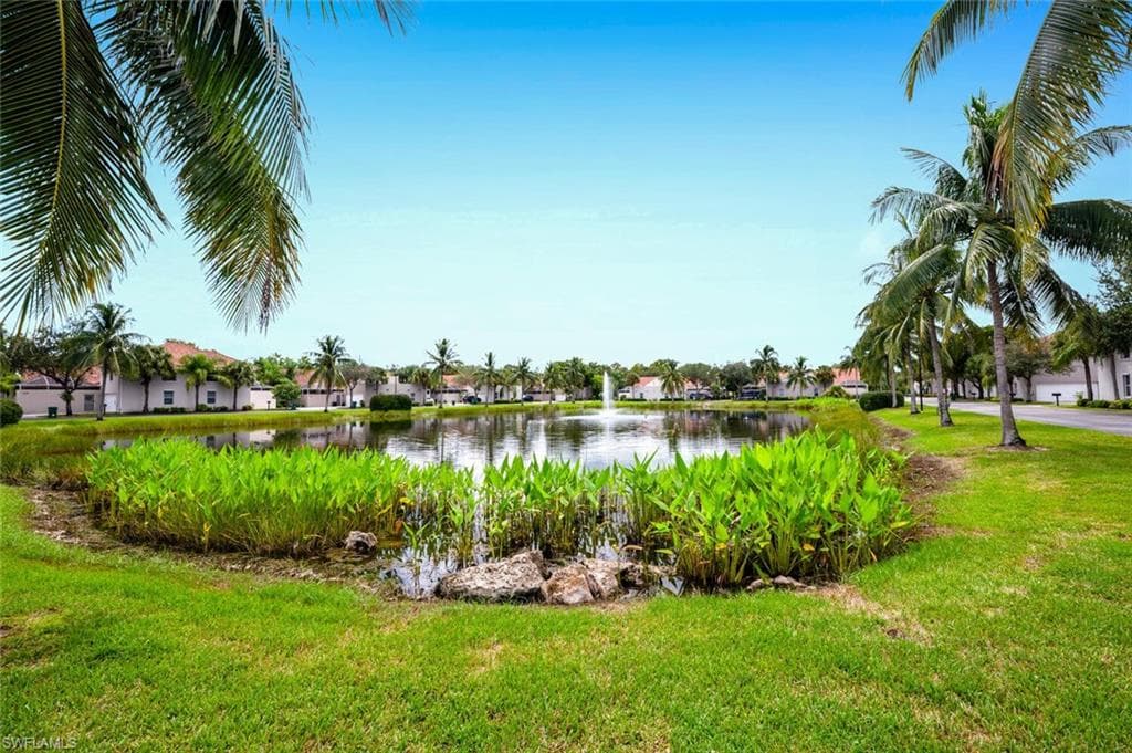 4251 Covey Cir 17c, Naples, FL 34109-1
