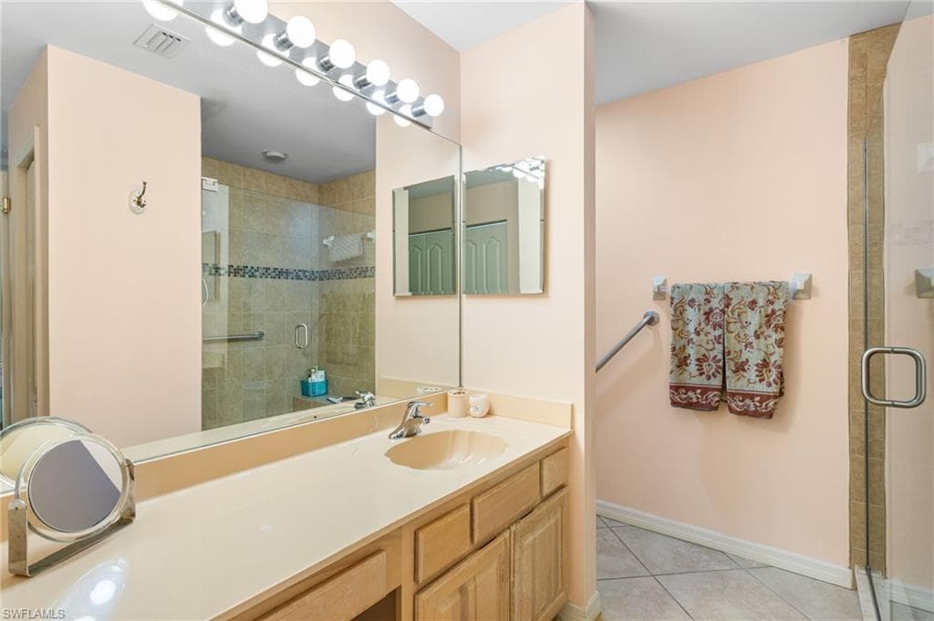 15162 Majorca Bay Dr 2, Naples, FL 34110-15