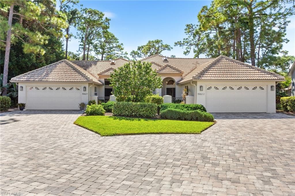 15162 Majorca Bay Dr 2, Naples, FL 34110-33