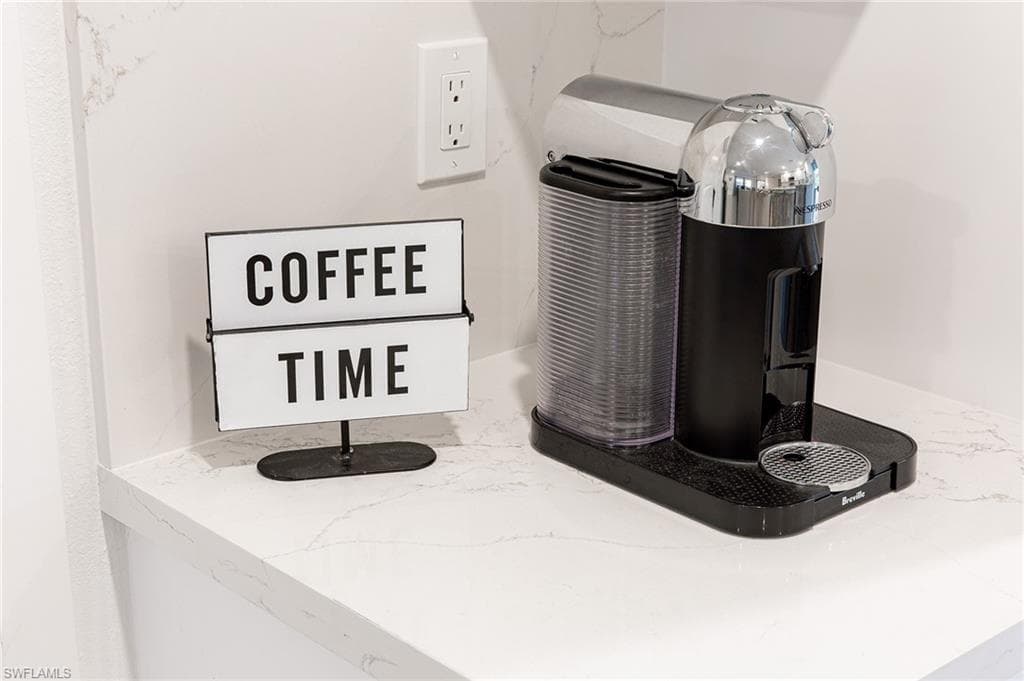 1401 36th Ter, Cape Coral, FL 33904-8