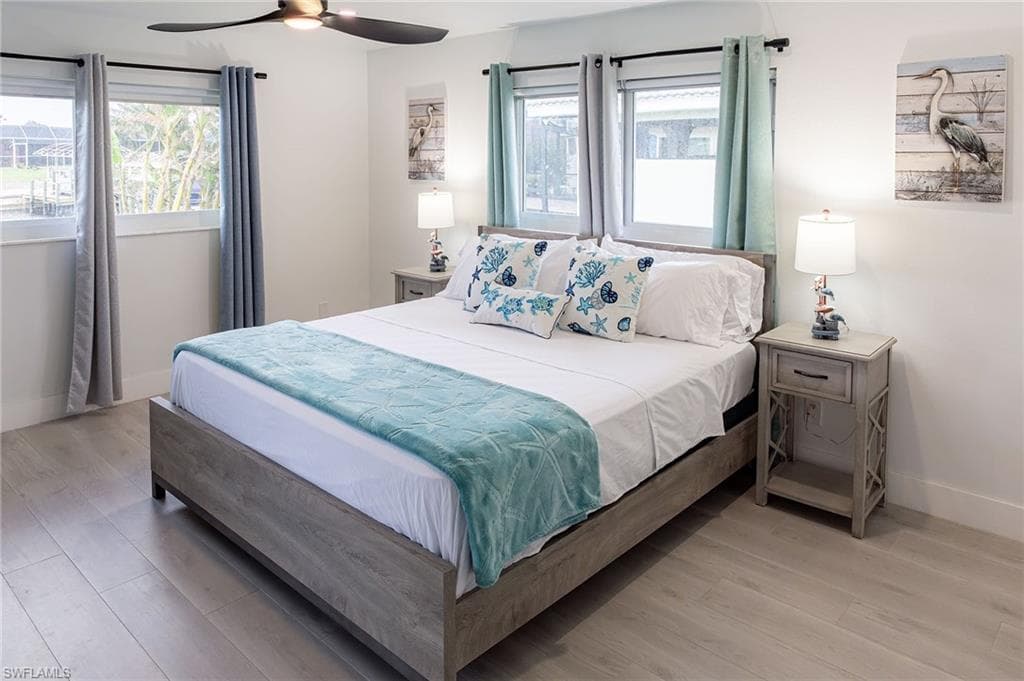 1401 36th Ter, Cape Coral, FL 33904-9