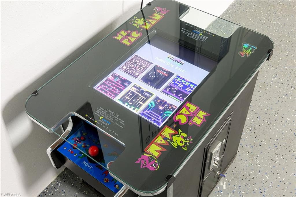 1401 36th Ter, Cape Coral, FL 33904-19