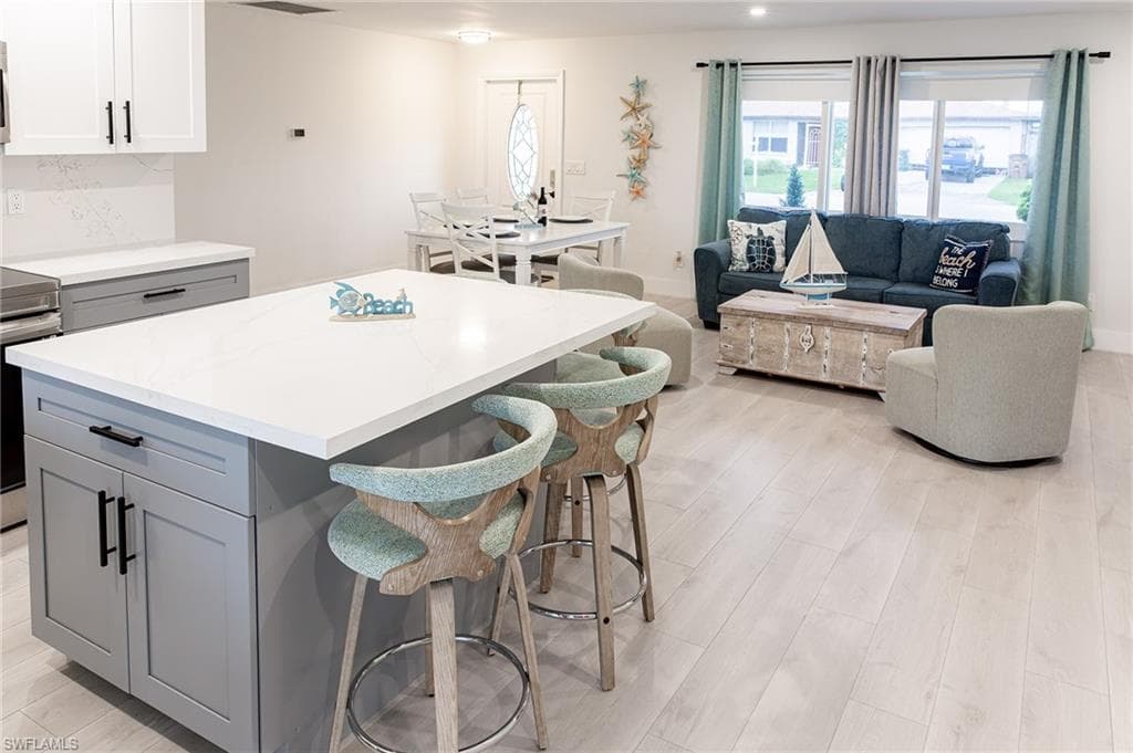 1401 36th Ter, Cape Coral, FL 33904-6