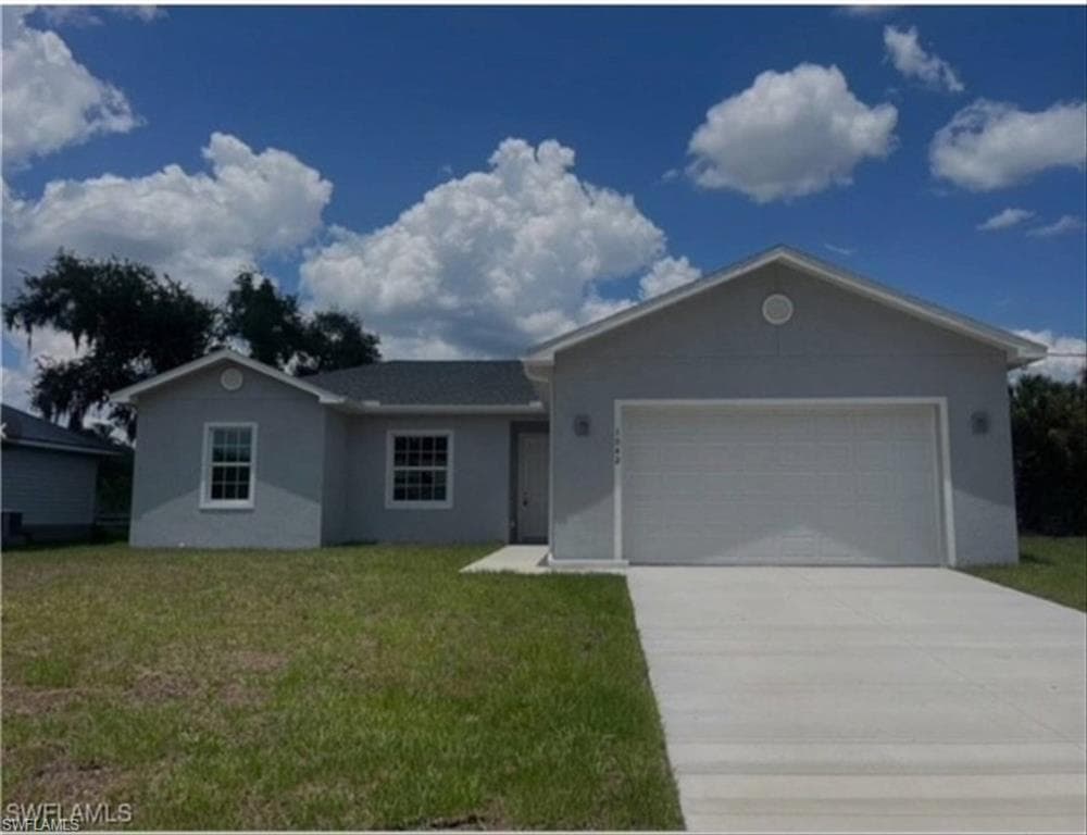 1042 Bronze Ct, Labelle, FL 33935-1