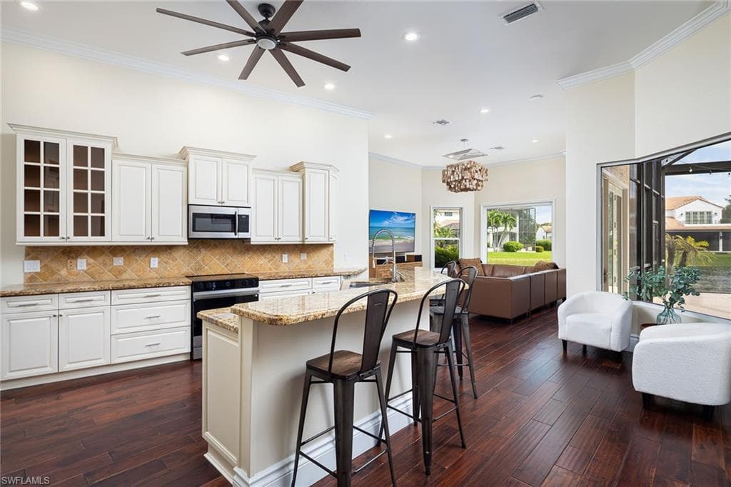 2132 Mission Dr, Naples, FL 34109-9