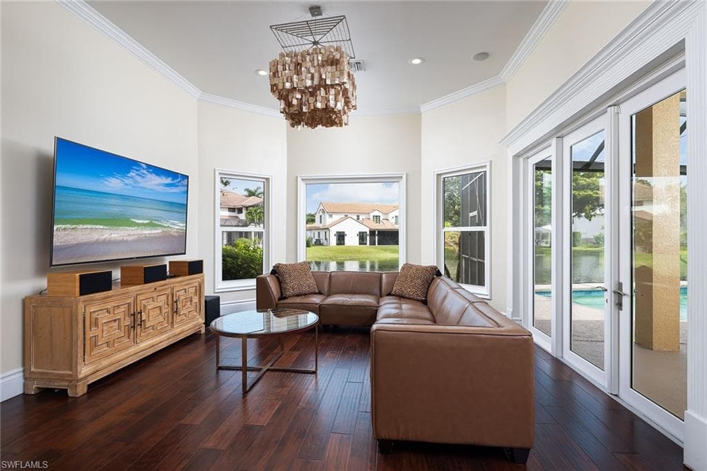 2132 Mission Dr, Naples, FL 34109-10