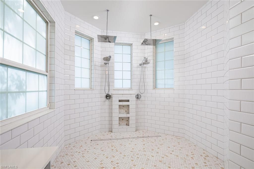 2132 Mission Dr, Naples, FL 34109-15