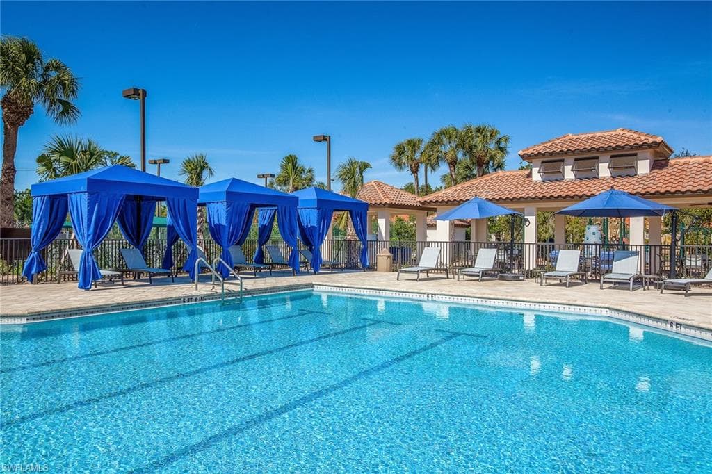 2132 Mission Dr, Naples, FL 34109-38