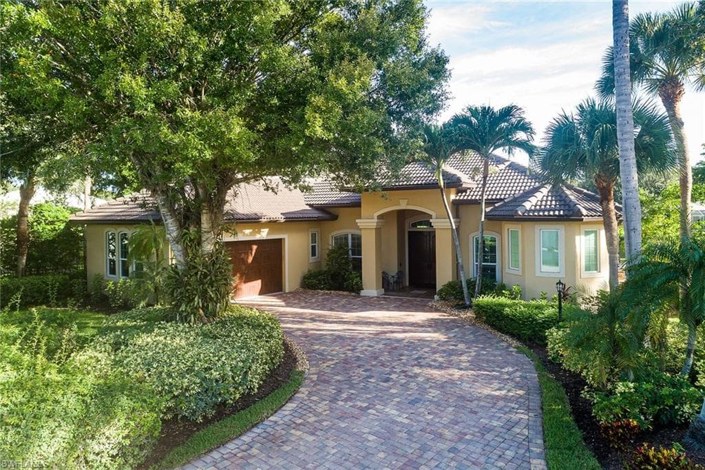 2132 Mission Dr, Naples, FL 34109-49