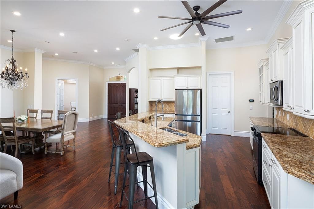 2132 Mission Dr, Naples, FL 34109-7