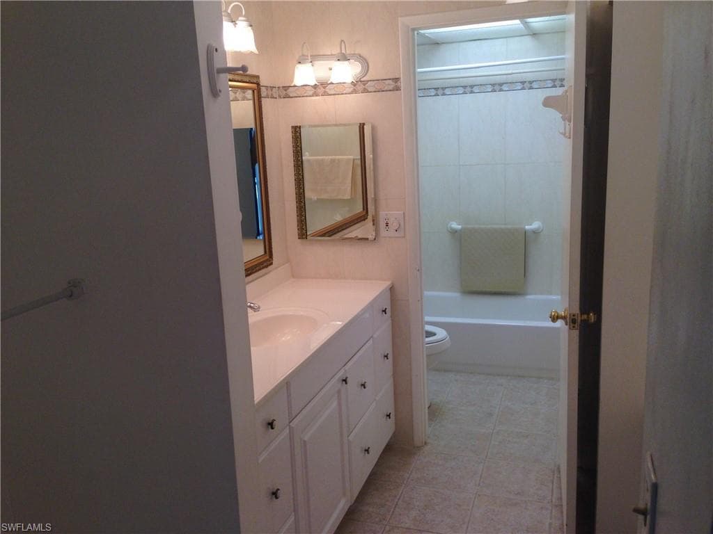 3760 Inverrary Dr 1w, Lauderhill, FL 33319-9