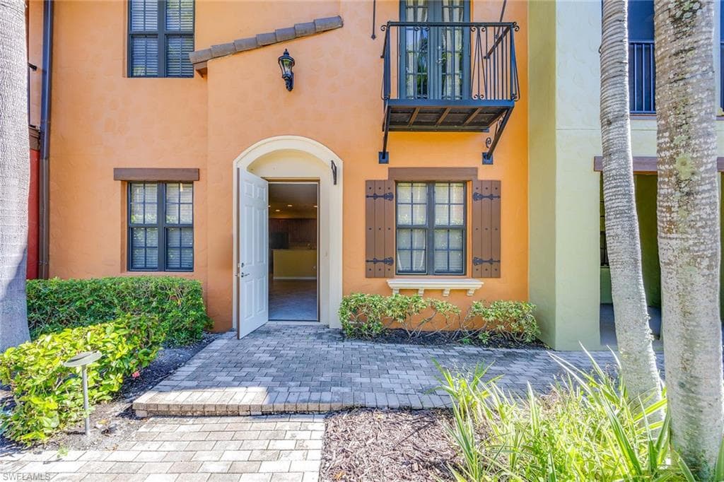 9036 Alturas St 3603, Naples, FL 34113-2
