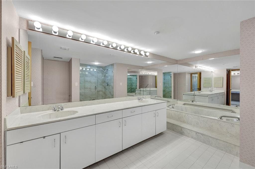 6101 Pelican Bay Blvd 201, Naples, FL 34108-19