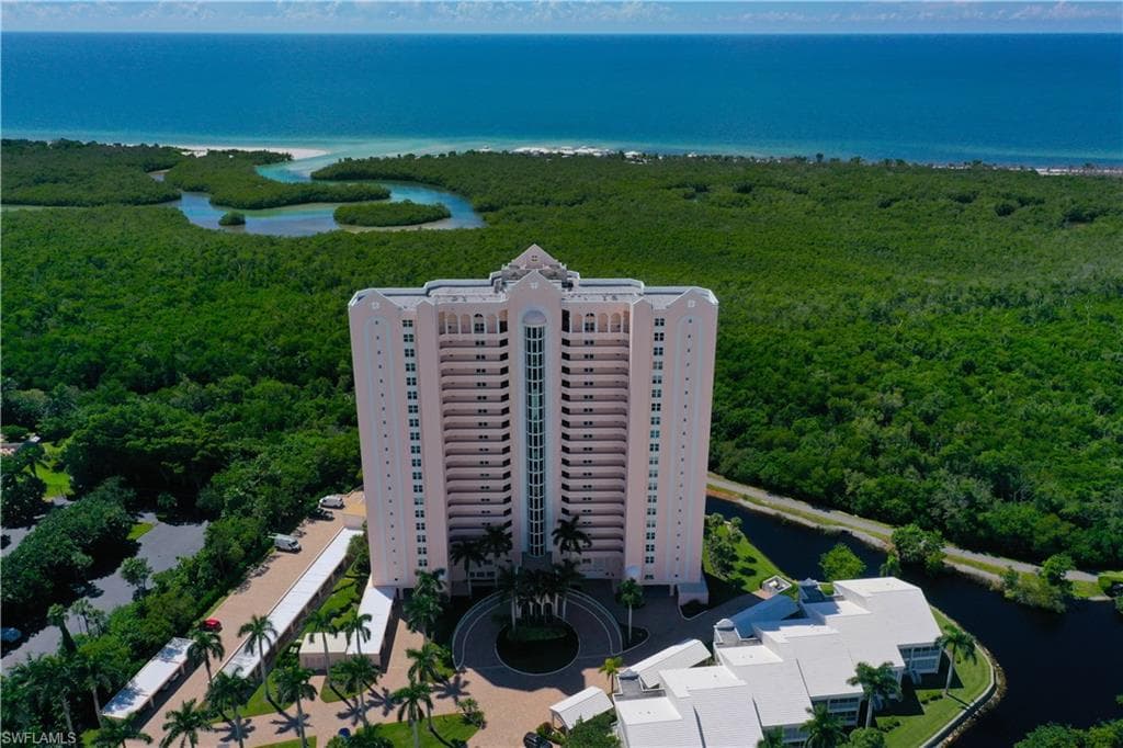 6101 Pelican Bay Blvd 201, Naples, FL 34108-2
