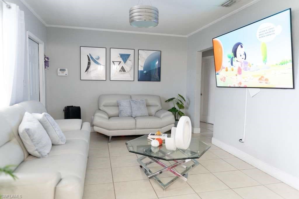 18040 2nd Ct, Miami Gardens, FL 33971-8