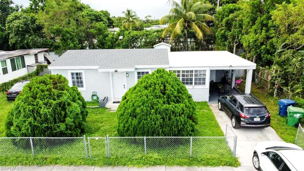 18040 2nd Ct, Miami Gardens, FL 33971-25