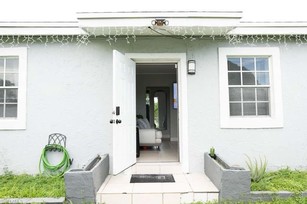 18040 2nd Ct, Miami Gardens, FL 33971-3