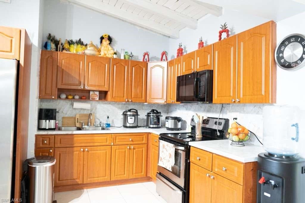 18040 2nd Ct, Miami Gardens, FL 33971-6