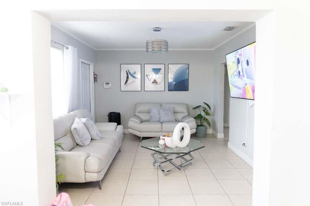 18040 2nd Ct, Miami Gardens, FL 33971-7