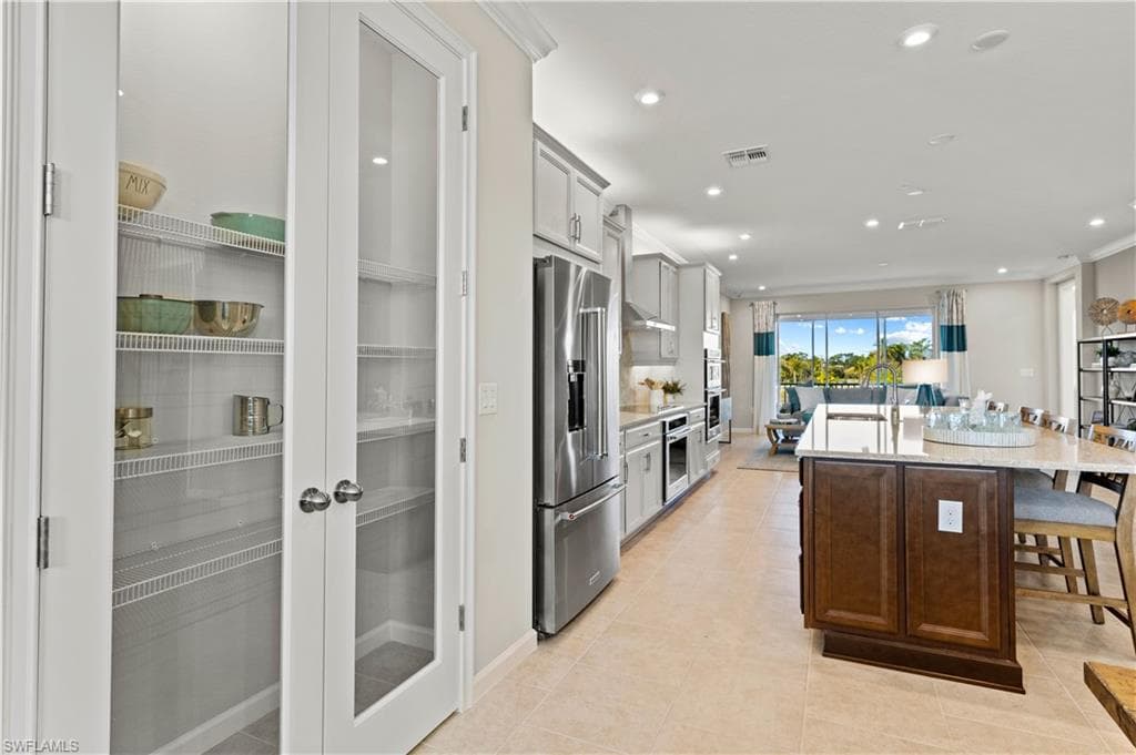 4563 Arboretum Cir 202, Naples, FL 34112-23