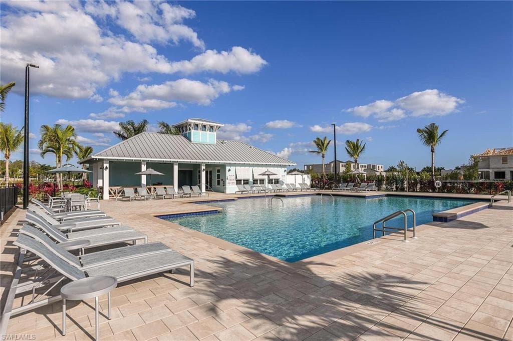 4563 Arboretum Cir 202, Naples, FL 34112-40