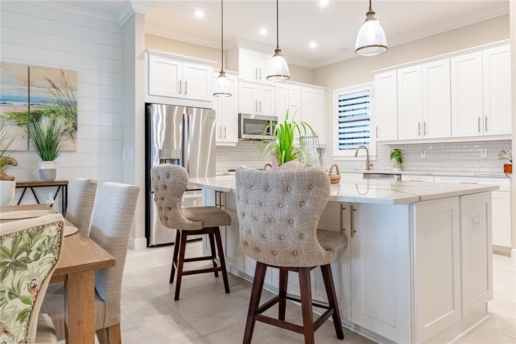 15261 Zeno Way 203, Naples, FL 34114-13