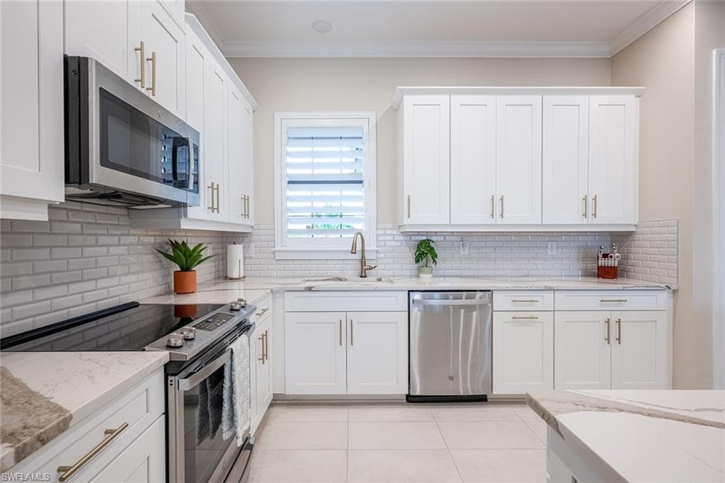 15261 Zeno Way 203, Naples, FL 34114-15