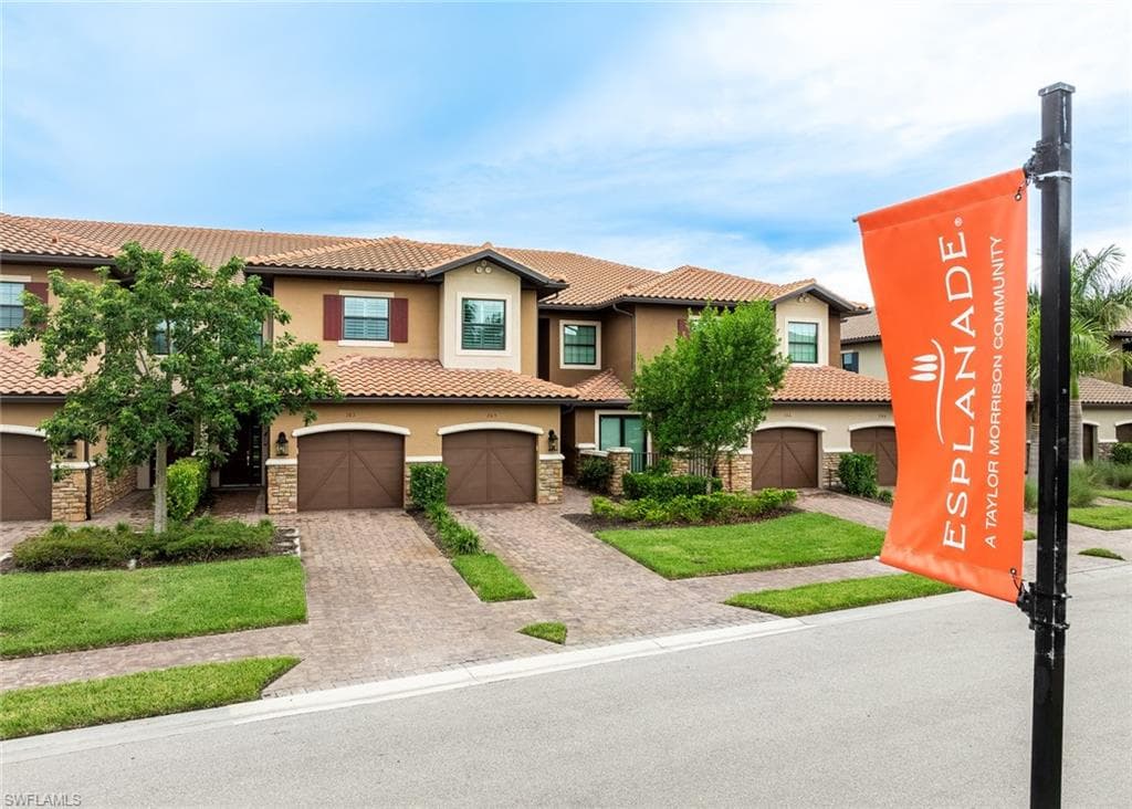 15261 Zeno Way 203, Naples, FL 34114-32