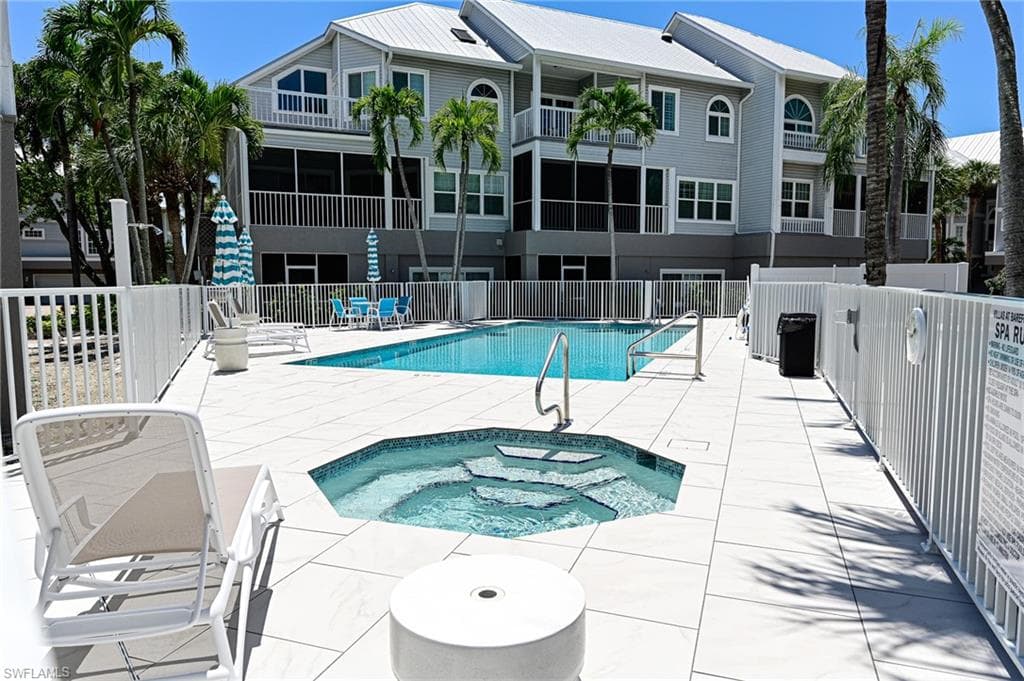 117 Barefoot Cir 18, Bonita Springs, FL 34134-5