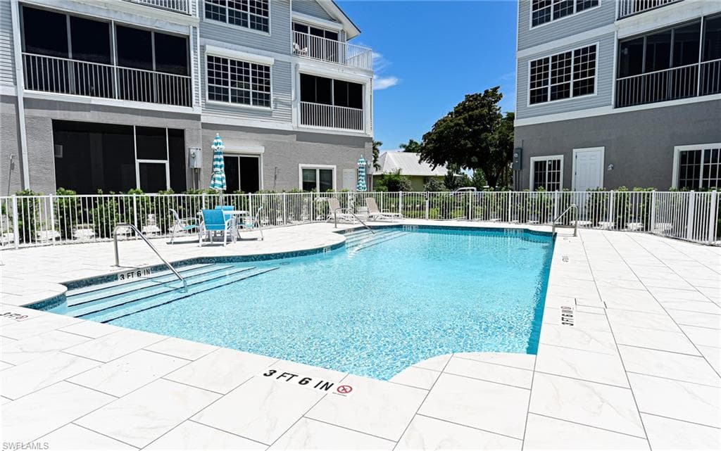 117 Barefoot Cir 18, Bonita Springs, FL 34134-6