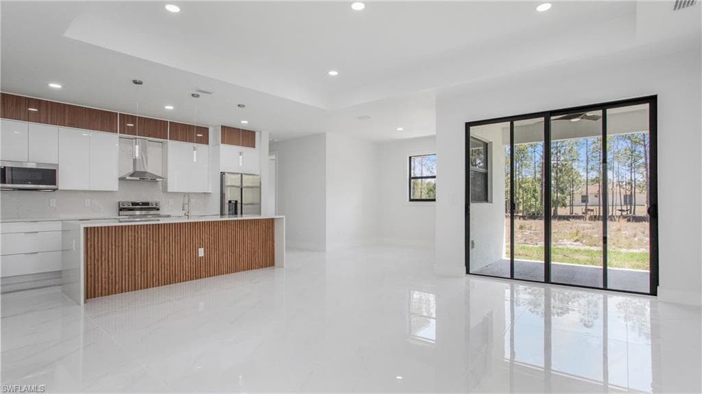 1420 Poinsettia Ave, Lehigh Acres, FL 33972-9