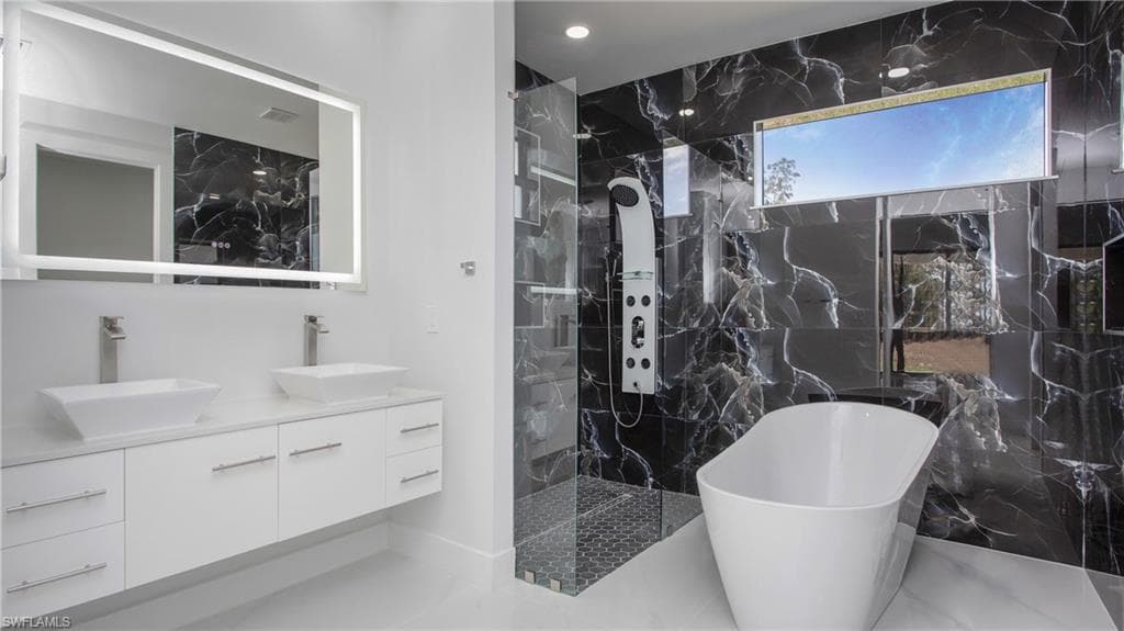 1420 Poinsettia Ave, Lehigh Acres, FL 33972-29